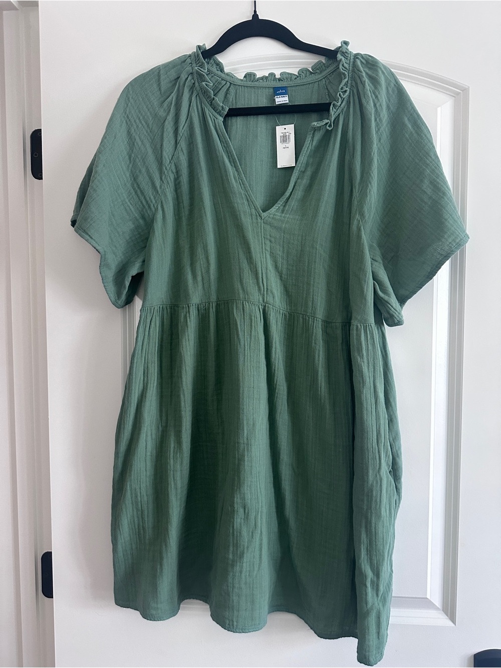 Old Navy Sage Green Peasant Tunic - V-Neck Short Sleeve